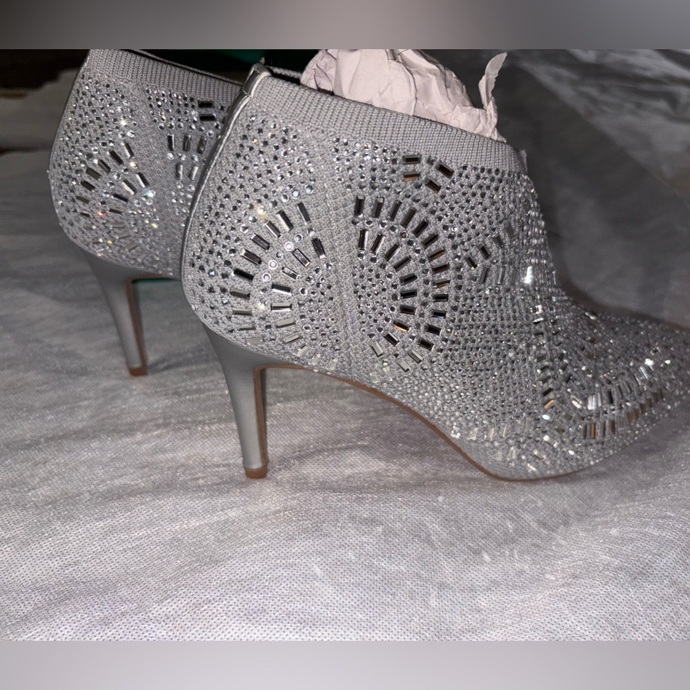 LAUREN LORRAINE SPARKLY BOOTS- SARAH-2 STUNNING, & COMFORTABLE! New in Box - Picture 2 of 7